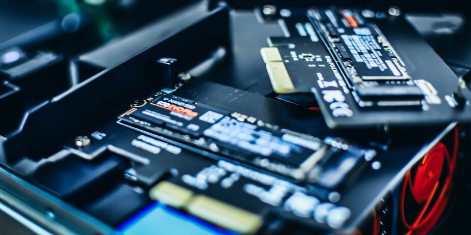Samsung NVMe SSDs image