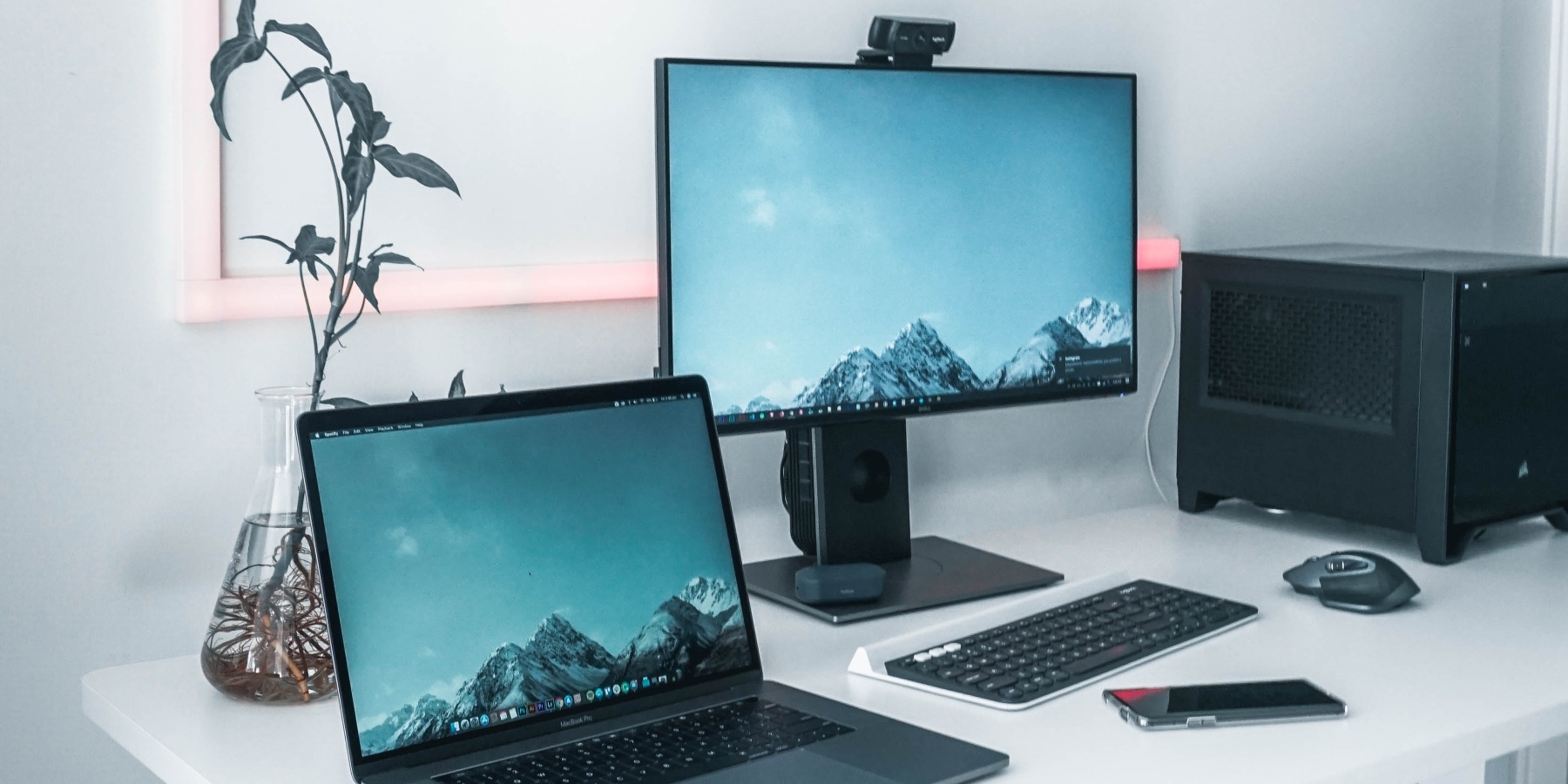 Laptop and desktop image