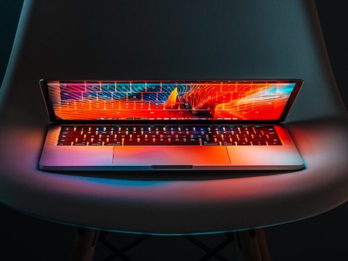 laptop closing image
