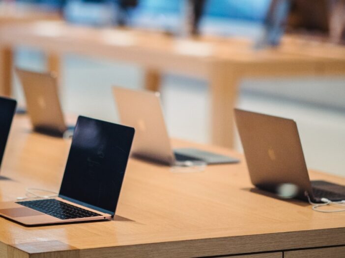 laptop store image