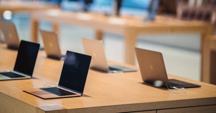 laptop store image