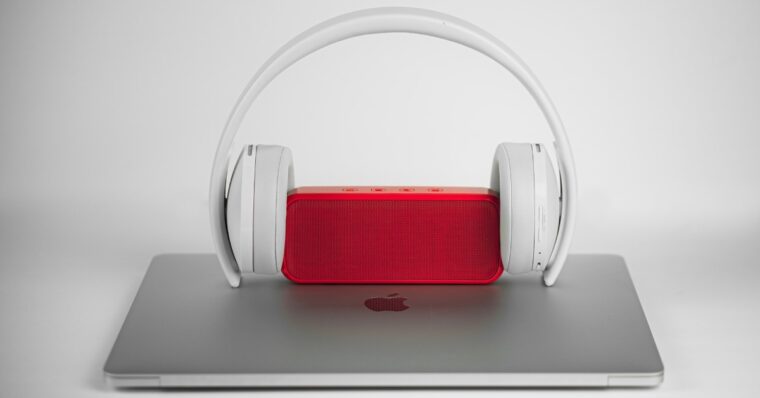 speaker and headphone on a macbook image