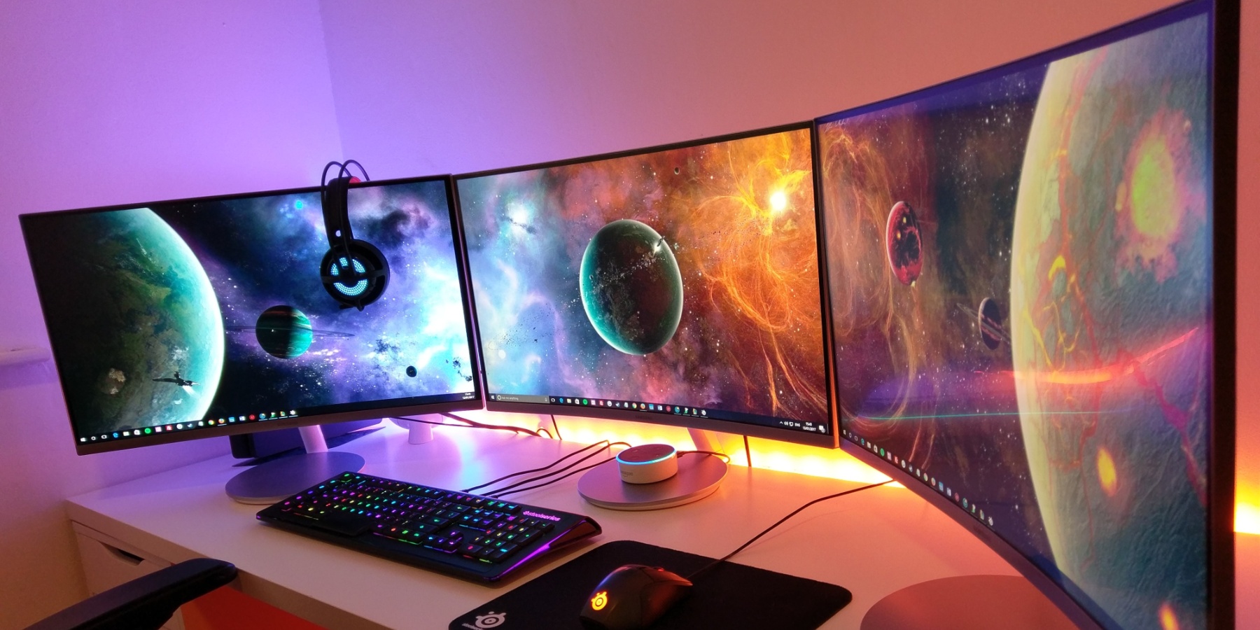 Triple monitor setup image