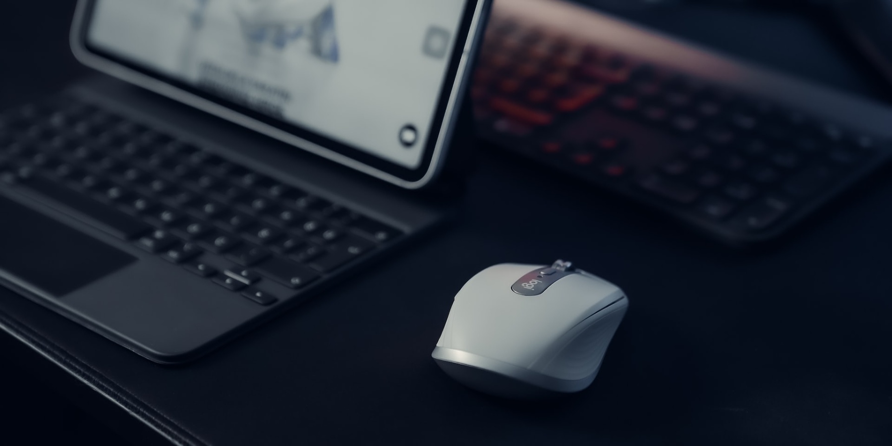 Wireless mouse and laptop