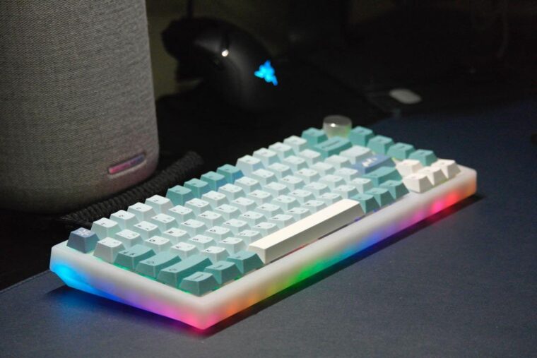 white_feker_ik75_keyboard_75v3