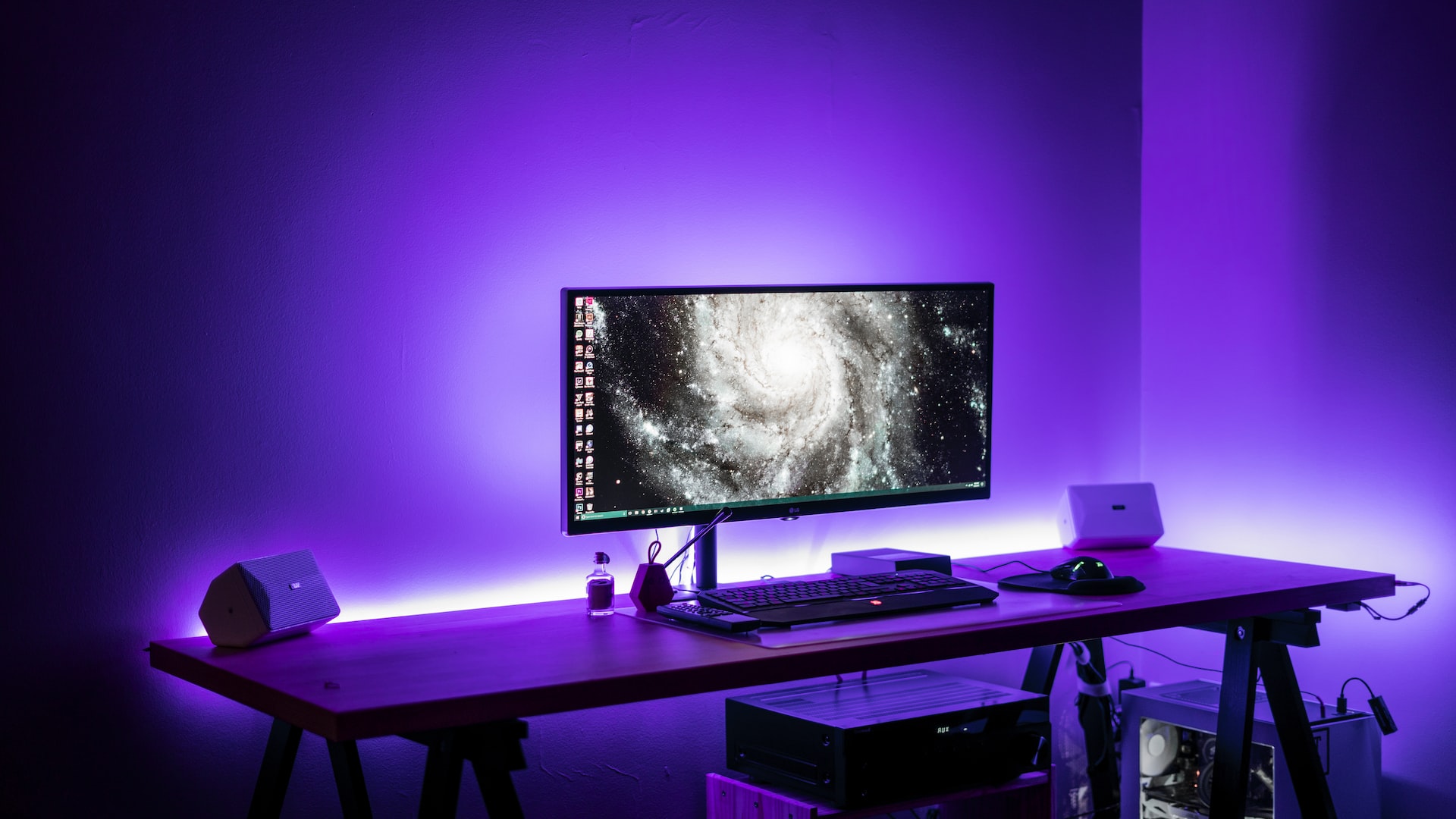gaming PC setup image