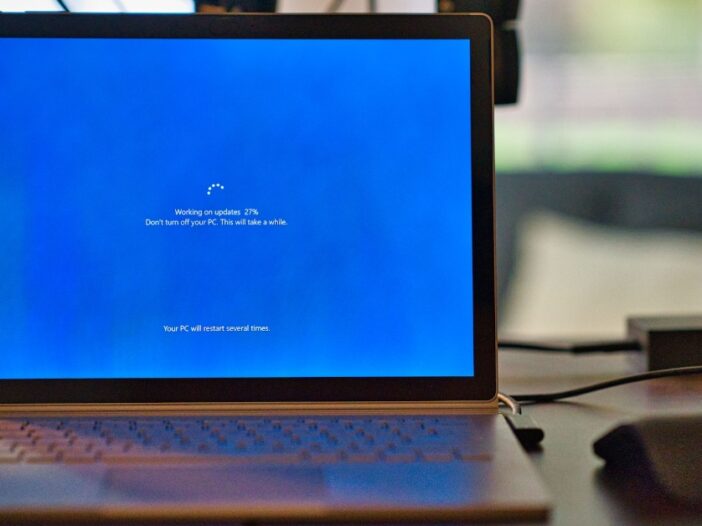 laptop updating image