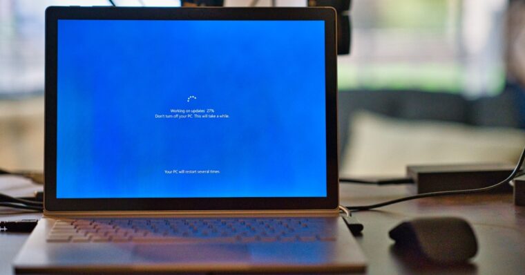 laptop updating image
