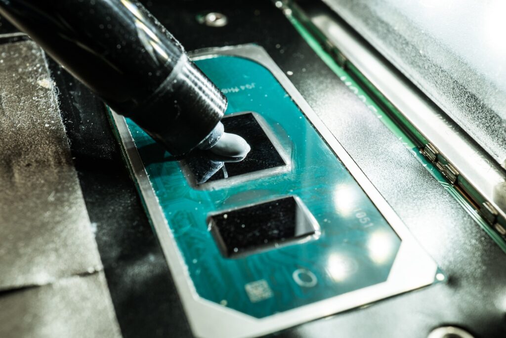 thermal paste on a chip image