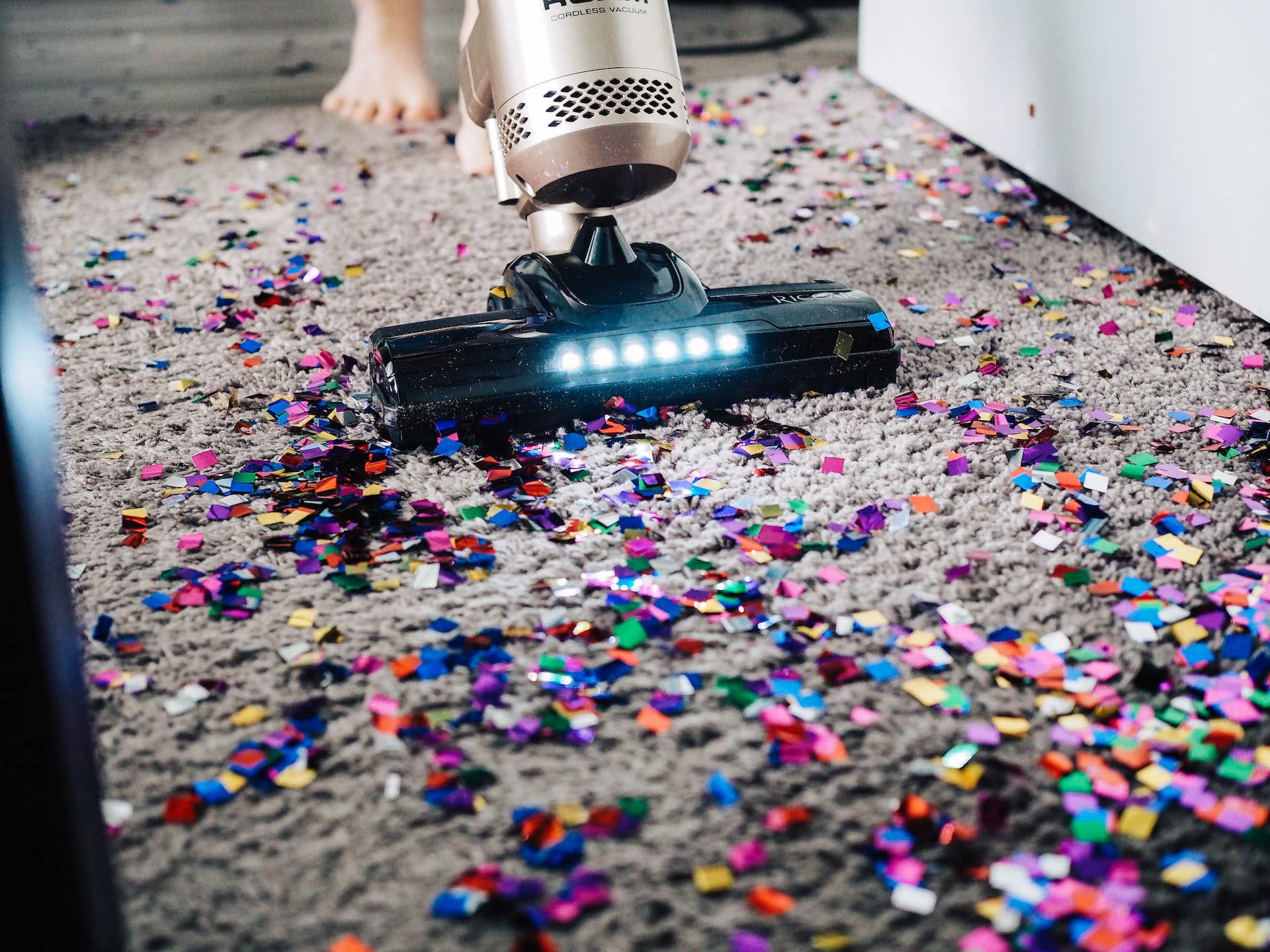 Vacuum cleaner and carpet image