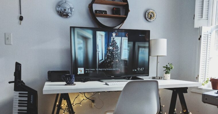 4K monitor by Samsung